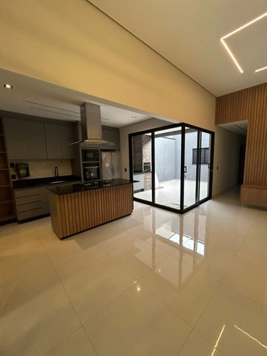 Casa com 3 Quartos à Venda - Foto 1