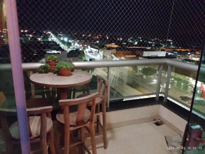 Apartamento com 3 Quartos à Venda - Foto 2