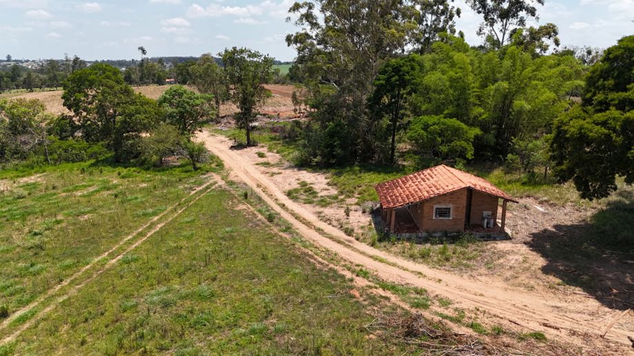 Rural com 4 Quartos à Venda, 242.000,00 m² - Foto 3