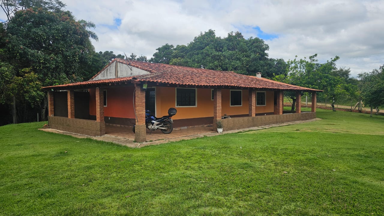 Rural com 3 Quartos à Venda, 160.000,00 m² - Foto 2